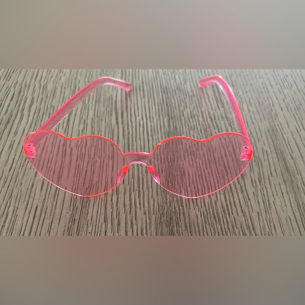 Pink Heart-Shaped Sunglasses - Transparent Frame